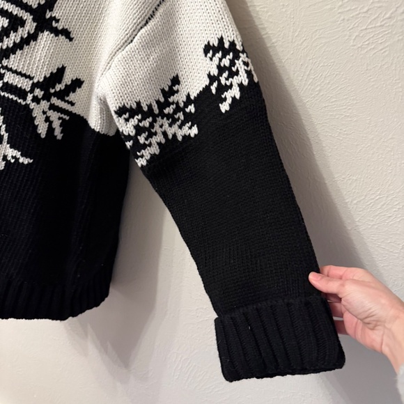 NWT Show Me Your Mumu Stowe Sweater Snowflake size M chunky heavy - Picture 3 of 12